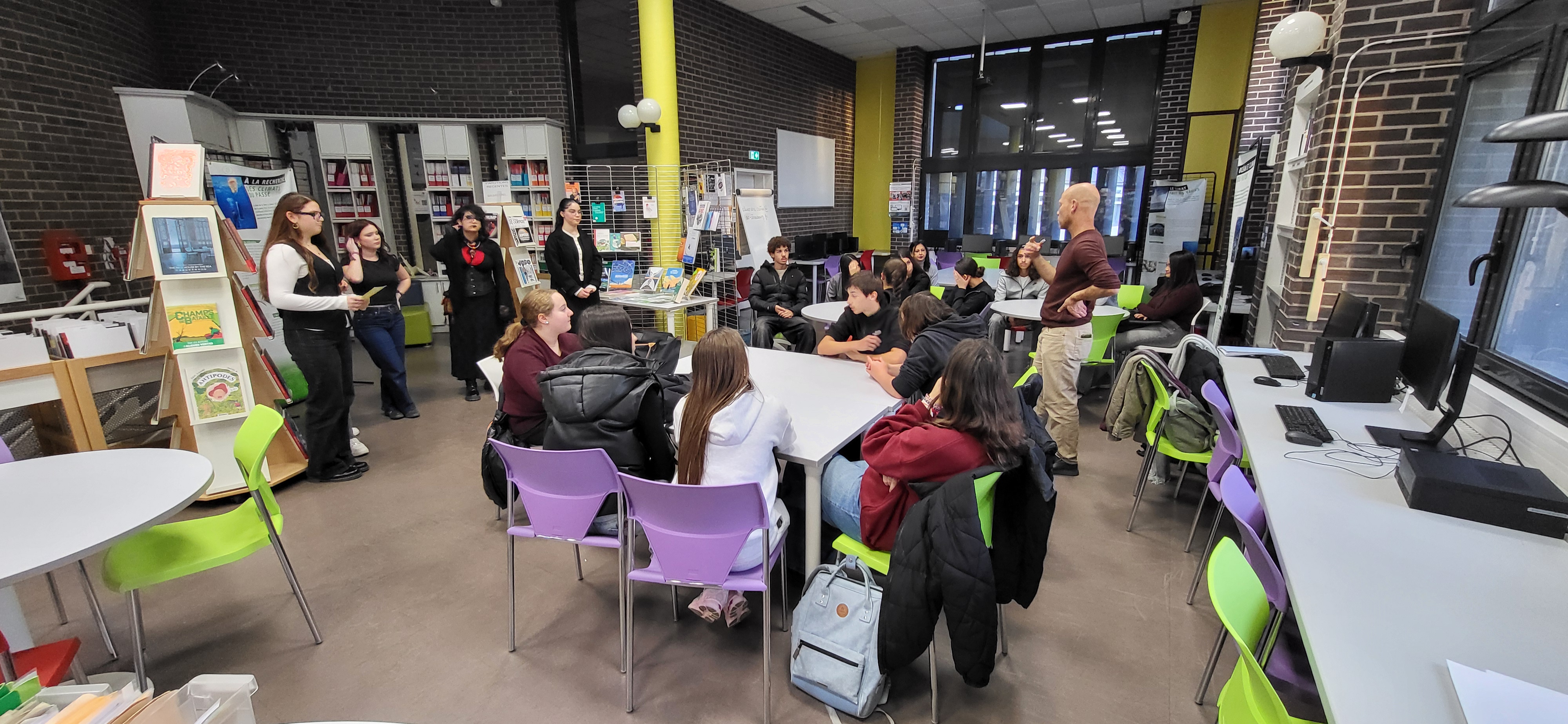 Transmission de savoir à partir de l’exposition « Le climat en Danger » pour les élèves de&nbsp;1MCVA2