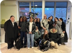 Un sourire pour Noël : les élèves de CAP AAGA et de CSAD apportent chaleur et solidarité aux résidents de l’EHPAD Les Colombes de Souffelweyersheim.